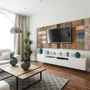  Apartment Mtlvacationrentals - The Fabfour Canada